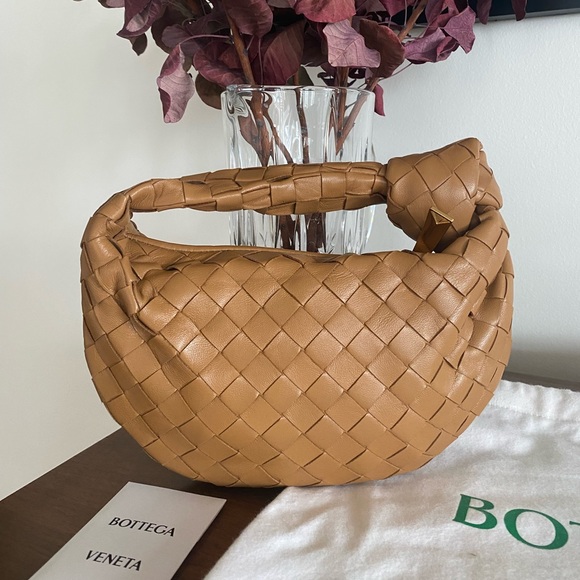 2️⃣2️⃣0️⃣0️⃣ Bottega Veneta Mini Jodie Caramel BV Bag Purse - Picture 3 of 6